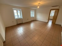 Praktisches und hochwertiges Büro oder Praxis in Auer zu vermieten. 9