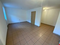 Praktisches und hochwertiges Büro oder Praxis in Auer zu vermieten. 4