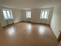 Praktisches und hochwertiges Büro oder Praxis in Auer zu vermieten. 8