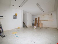 Leifers, Geschäftslokal mit Magazin und Parkplatz zu verkaufen 9
