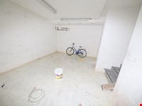Leifers, Geschäftslokal mit Magazin und Parkplatz zu verkaufen 8
