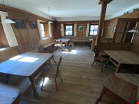 Restaurant mit 2 Wohnungen zu verkaufen 3