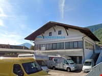 Gewerbehalle mit Hofraum und Büroflächen 1
