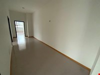 Ein prestigevolles, sonniges Großraumbüro zu verkaufen 6