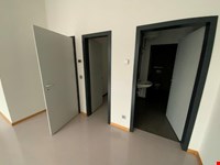 Ein prestigevolles, sonniges Großraumbüro zu verkaufen 8