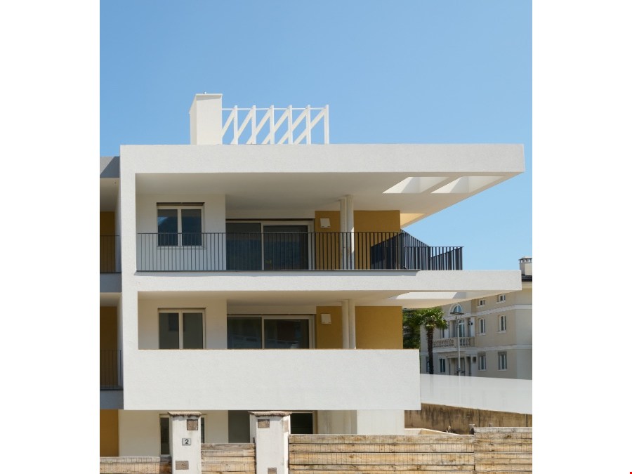 Neu! 4-Zimmer Wohnung mit Terrasse