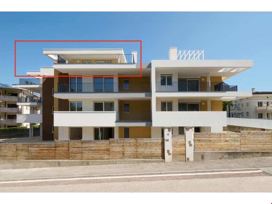 Neu! Dachgeschoss Wohnung mit großer Terrasse