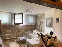 Große 4-5 Zimmerwohnunge im Grünen mit großem Privatgarten 2