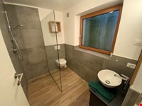 Kreative Fünfzimmerwohnung mit idyllischem Garten zu verkaufen. 6