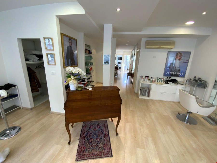 Wunderbar funktionierender Friseursalon abzugeben Wunderbar funktionierender Friseursalon abzugeben