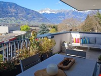 Neuwertige Dreizimmerwohnung mit Panoramaterrasse im letzten Stock 2