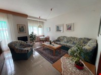 Wunderschöne grosse Wohnung im vorletzten Stock 1