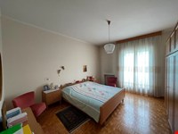 Wunderschöne grosse Wohnung im vorletzten Stock 3