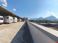 Überdachter Camper-Stellplatz südlich von Meran 6