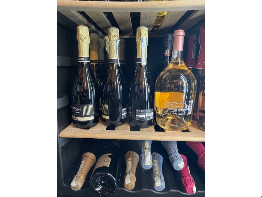 *Charmes-Weinstube im Herzen von Bozen*