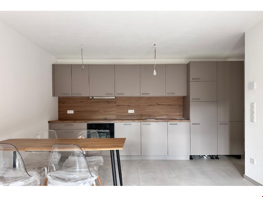 Vollmöblierte Zweizimmerwohnung mit Terrasse