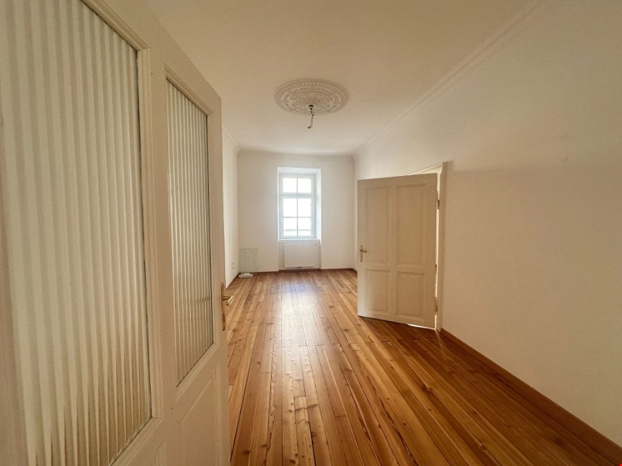 Nr. 2: Attraktive Büro- oder Praxisflächen zu vermieten! Nr. 2: Attraktive Büro- oder Praxisflächen zu vermieten!