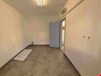 Hervorragend gelegenes Geschäft in Lana zu vermieten 2