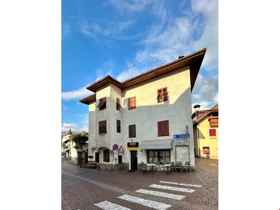 Exklusivverkauf! Wohn- und Geschäftshaus in Girlan zu verkaufen