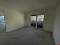 Neue 3-Zimmer-Wohnung mit Panoramaterrasse, Keller und Parkplatz. 8