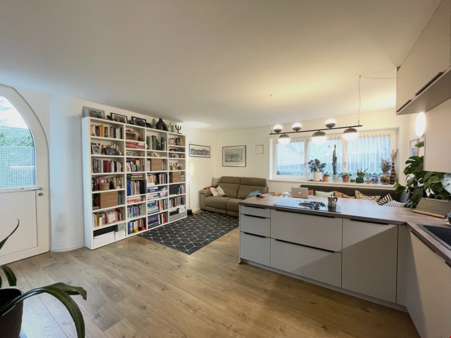 Geräumige generalsanierte 4-Zimmer-Gartenwohnung - ideal für Familien.