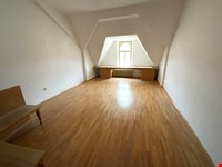 Großzügige Jungendstilwohnung im Dachgeschoss 8