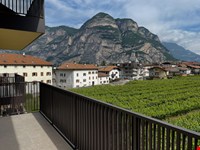 Neue sehr schöne 2-Zimmerwohnung mit Balkon und Garagenparkplatz 2