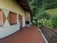 Freistehendes großes sanierungsbedürftiges Haus zu verkaufen 3