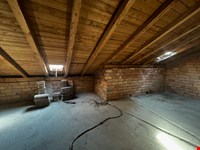 Freistehendes großes sanierungsbedürftiges Haus zu verkaufen 6