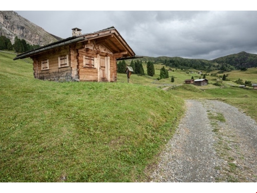 Almhütte mit Refugiums Charakter und traumhaftem Almgrundstück