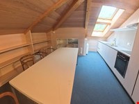 Herrschaftliche Zweizimmerwohnung im Dachgeschoss zu vermieten 9