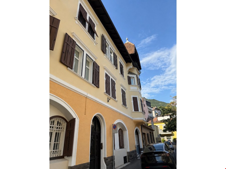 BOZEN ZENTRUM — MAISONETTE MIT CHARAKTER, TERRASSE UND PRIVATSPHÄRE