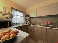 Sonnenhelle Dreizimmerwohnung mit Terrasse und Doppelgarage 2