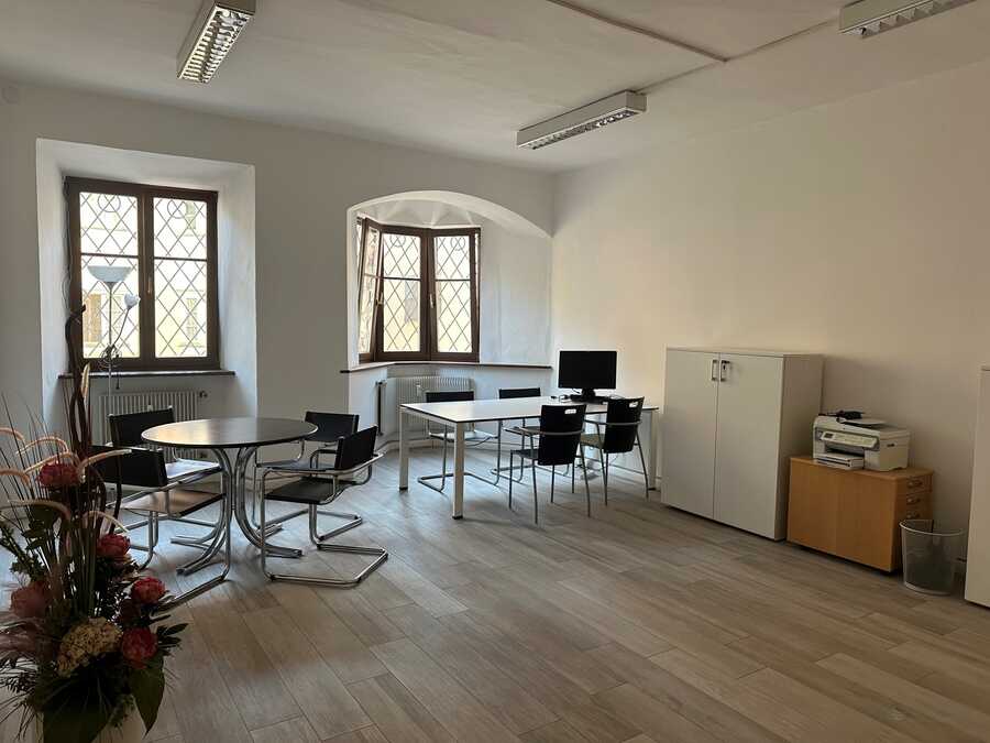 Bürolokal im historischen Stadtzentrum von Sterzing zu vermieten