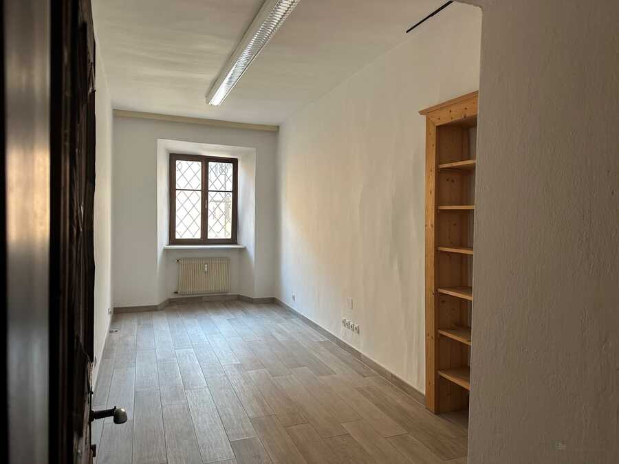 Bürolokal im historischen Stadtzentrum von Sterzing zu vermieten 3
