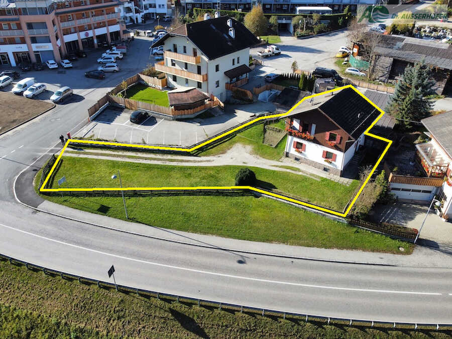 Alleinstehendes Haus mit großem Garten und Blick auf den Kronplatz