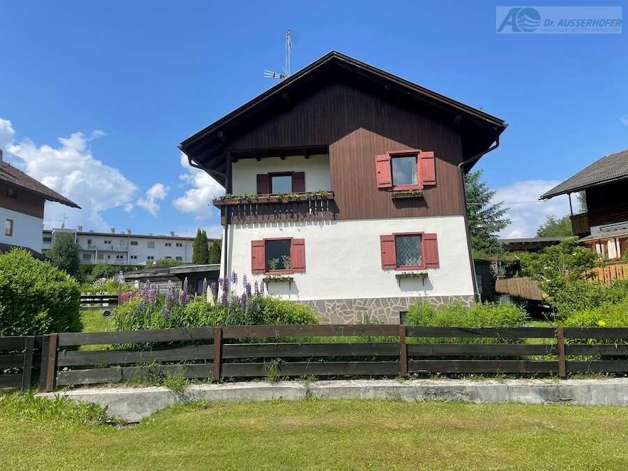 Alleinstehendes Haus mit großem Garten und Blick auf den Kronplatz 2