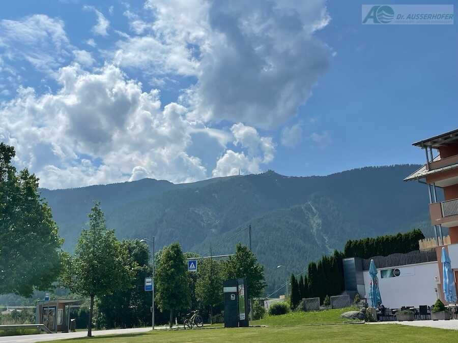 Alleinstehendes Haus mit großem Garten und Blick auf den Kronplatz 5