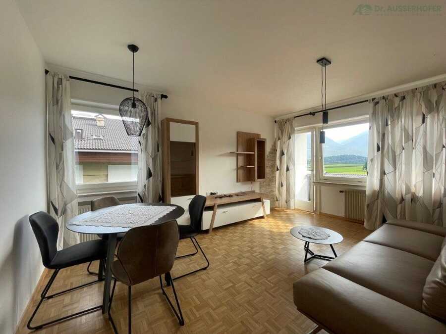 Helle und großzügige Wohnung in zentraler Lage von Reischach