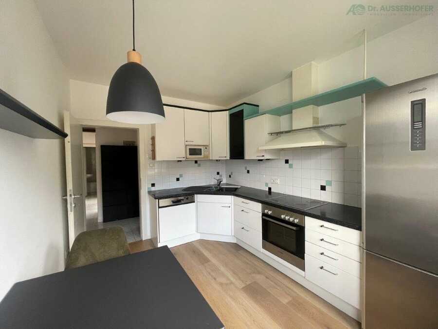 Helle und großzügige Wohnung in zentraler Lage von Reischach 3