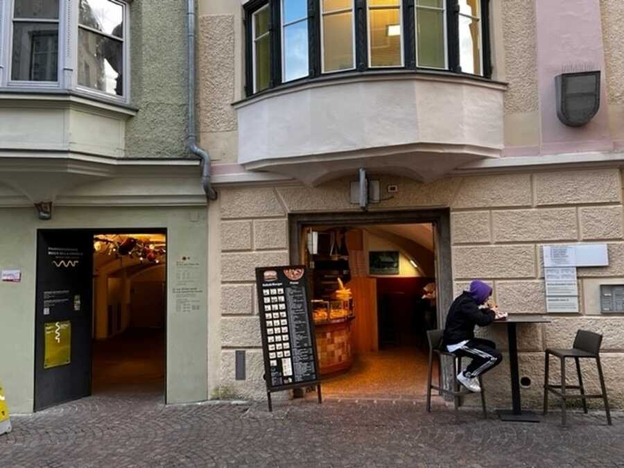 Vermietetes Geschäftslokal in TOP-Lage in Brixen 2