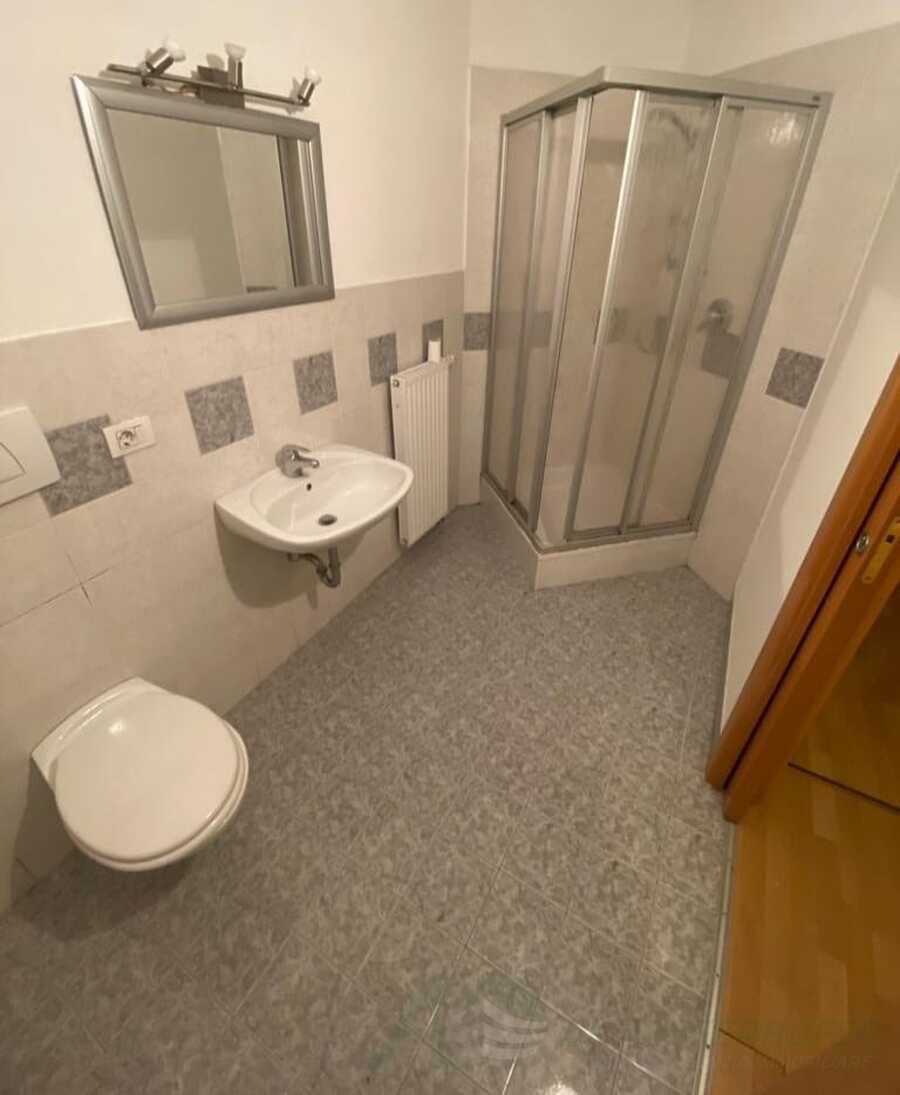 Ideal als Geldanlage: vermietete Einzimmerwohnung im Erdgeschoss am Or 3