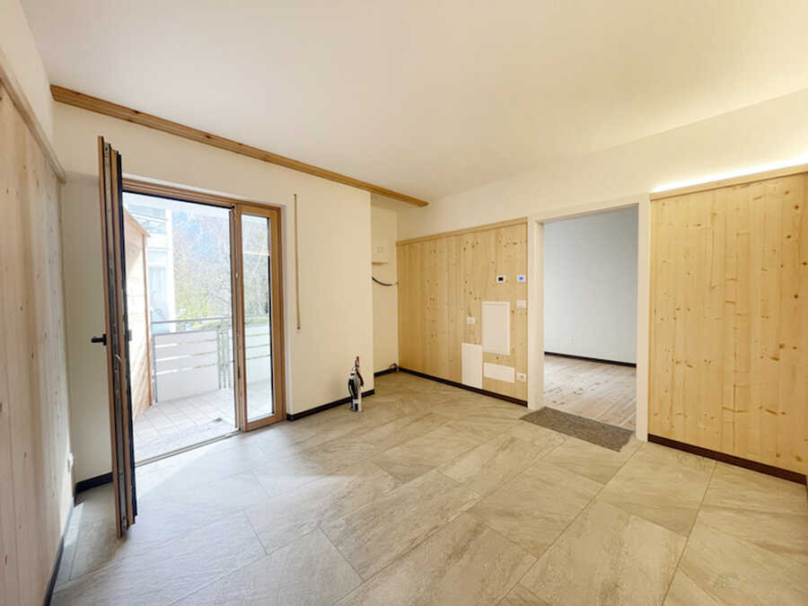 Ideale Investition: sanierte Zweizimmerwohnung mit Balkon (WG4)