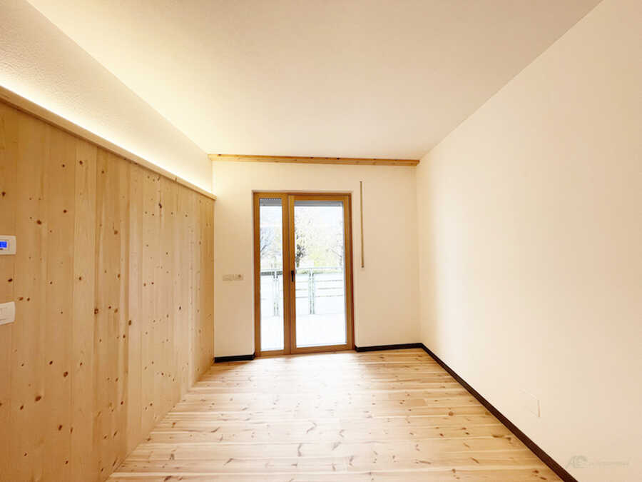 Ideale Investition: sanierte Zweizimmerwohnung mit Balkon (WG4) 2