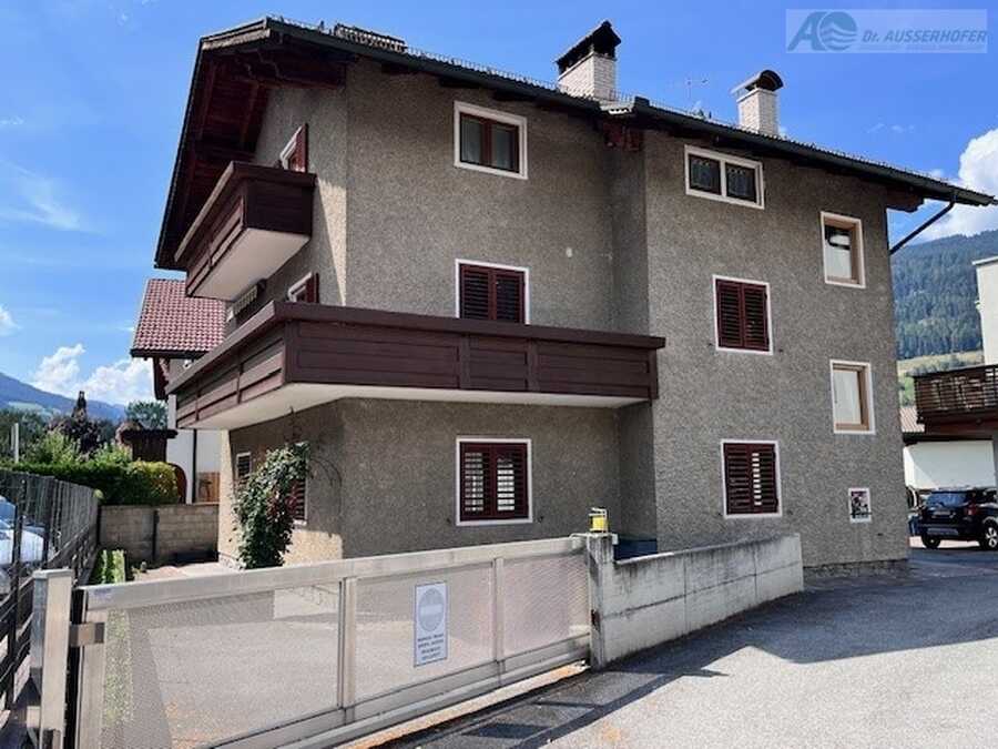 Freistehendes Haus mit 3 Wohnungen in Sterzing