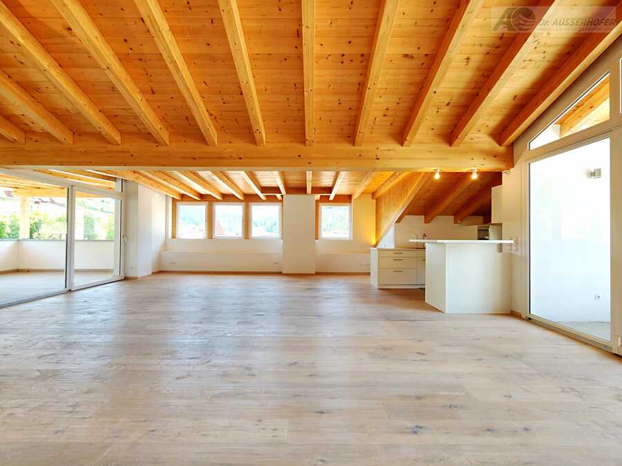 Elegante und hochwertige Penthouse-Wohnung mit Sonnenterrasse und Logg