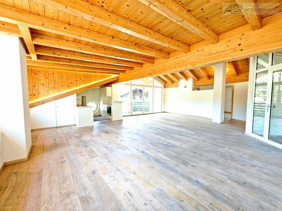 Elegante und hochwertige Penthouse-Wohnung mit Sonnenterrasse und Logg 4