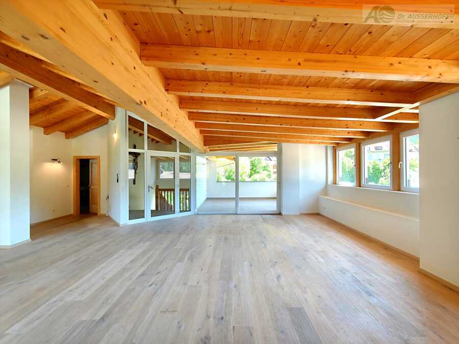 Elegante und hochwertige Penthouse-Wohnung mit Sonnenterrasse und Logg 6