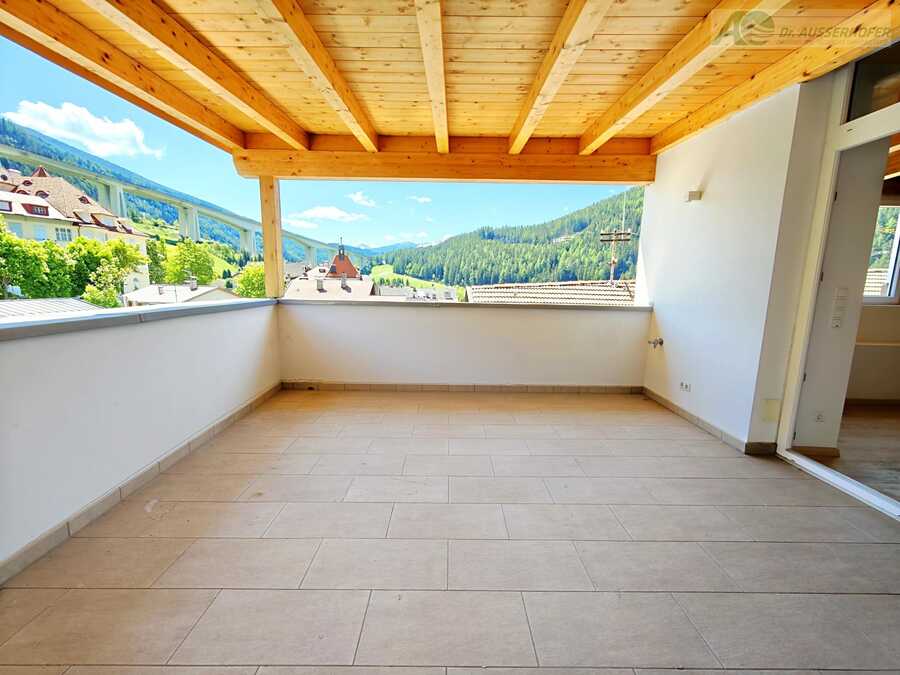 Elegante und hochwertige Penthouse-Wohnung mit Sonnenterrasse und Logg 7