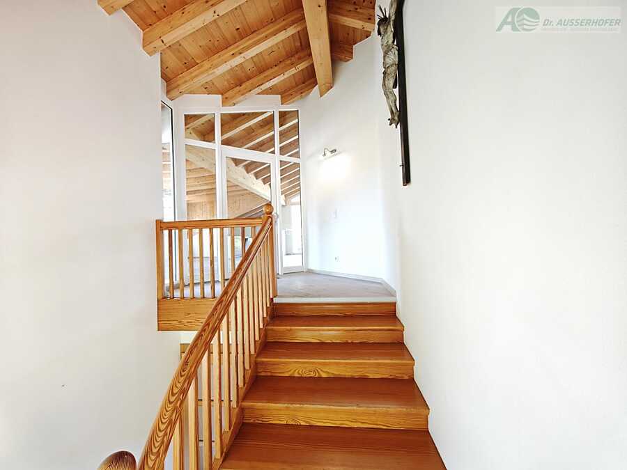 Elegante und hochwertige Penthouse-Wohnung mit Sonnenterrasse und Logg 9